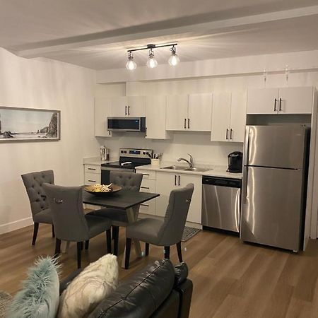 Adorable 1 Bedroom Suite- A Skip To Galloping Goose Виктория Екстериор снимка