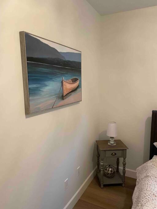 Adorable 1 Bedroom Suite- A Skip To Galloping Goose Виктория Екстериор снимка