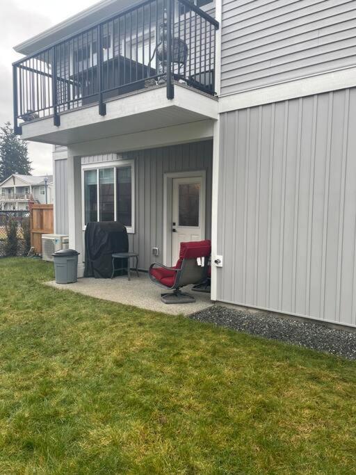 Adorable 1 Bedroom Suite- A Skip To Galloping Goose Виктория Екстериор снимка